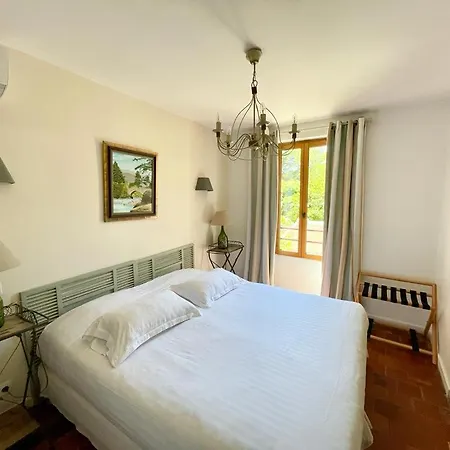 Bed & Breakfast Chateau Le Bouis *