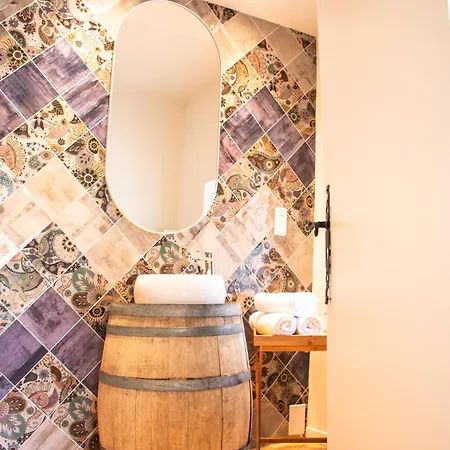 Bed and Breakfast Chateau Le Bouis & Wine